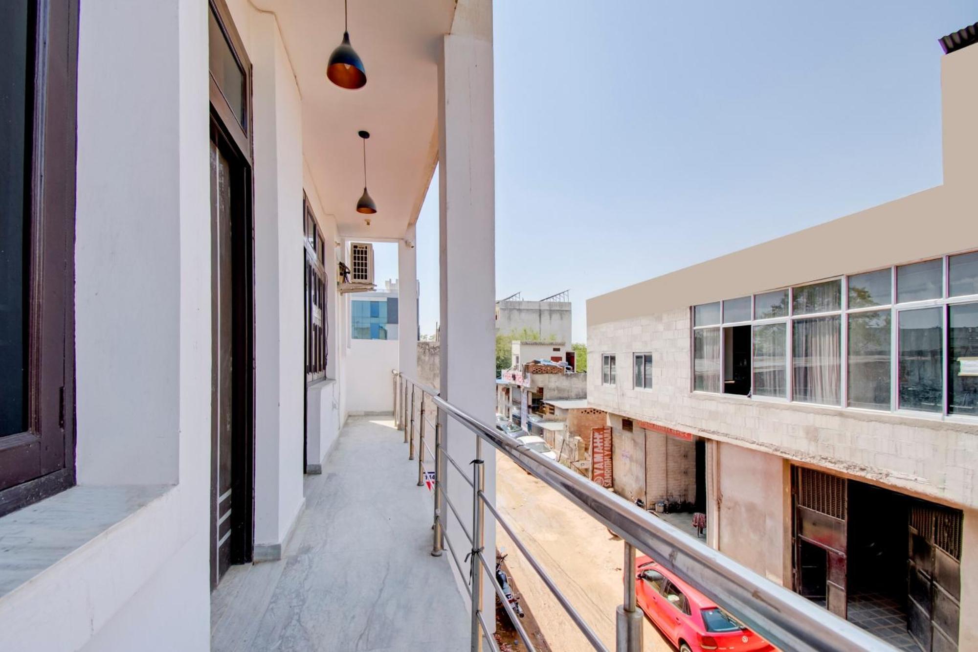 Oyo Flagship 81130 Vanya Guest House Jaipur Eksteriør billede